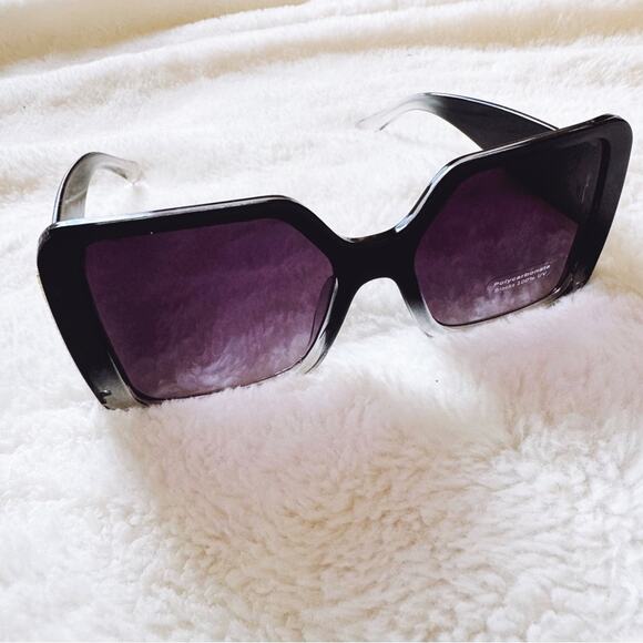 Junia Clear Black Oversized Sunglasses - Picture 3 of 10